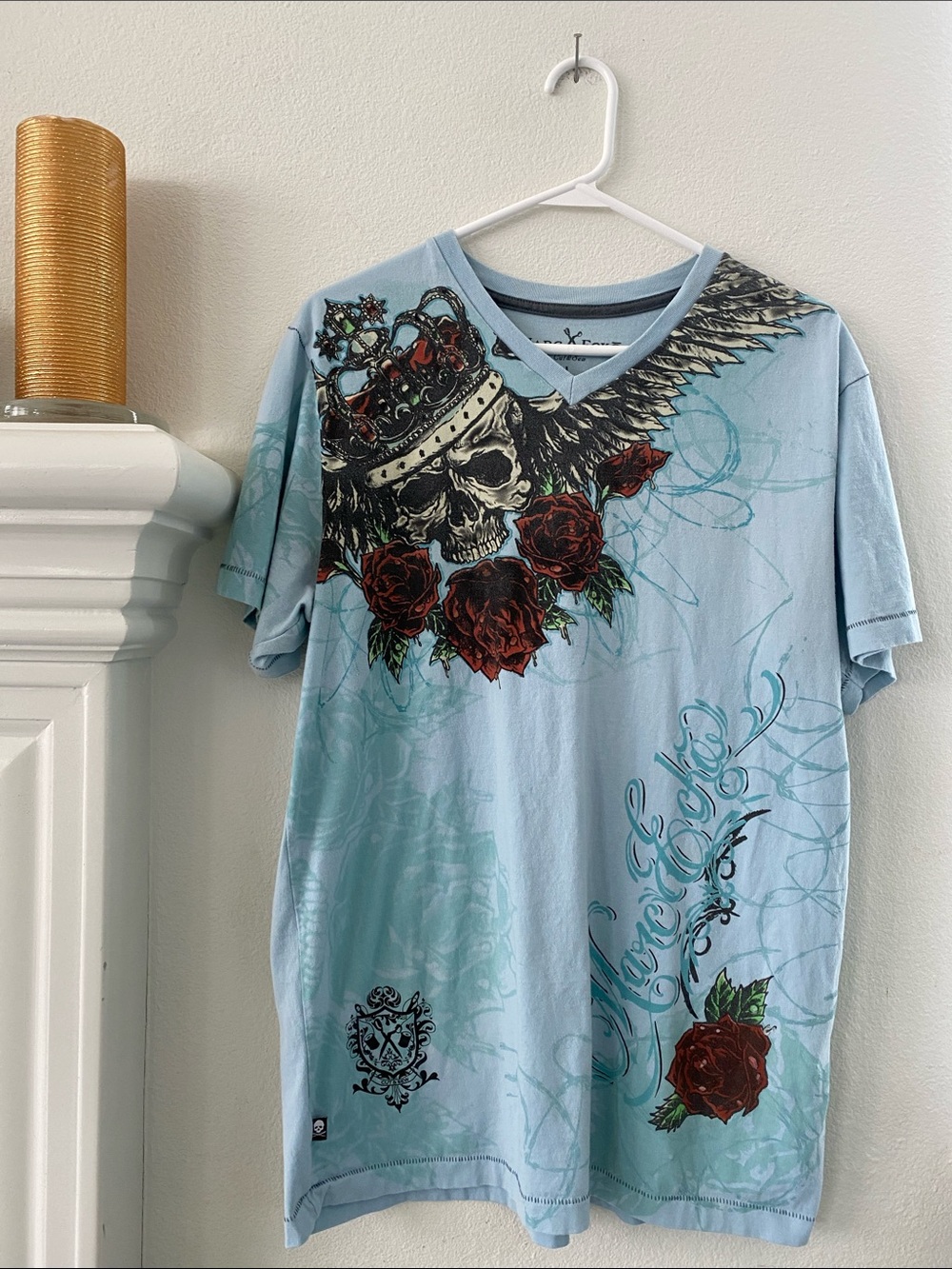 RARE Marc Ecko Light Blue V-Neck Skull with Crown & Red Rose Graphic Tee